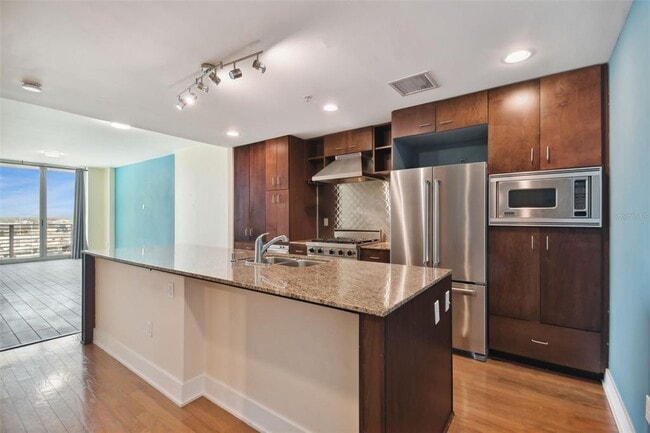 Photo - 1208 E Kennedy Blvd Unidad 1126