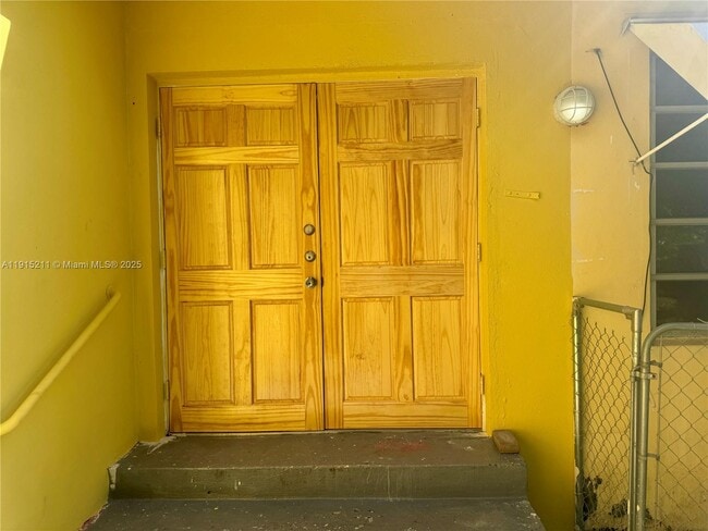 Photo - 100 NW 64th Ct