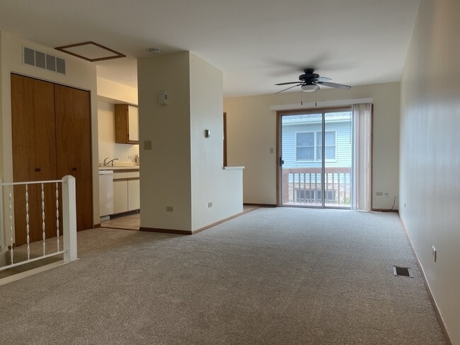 Photo - 350 College St