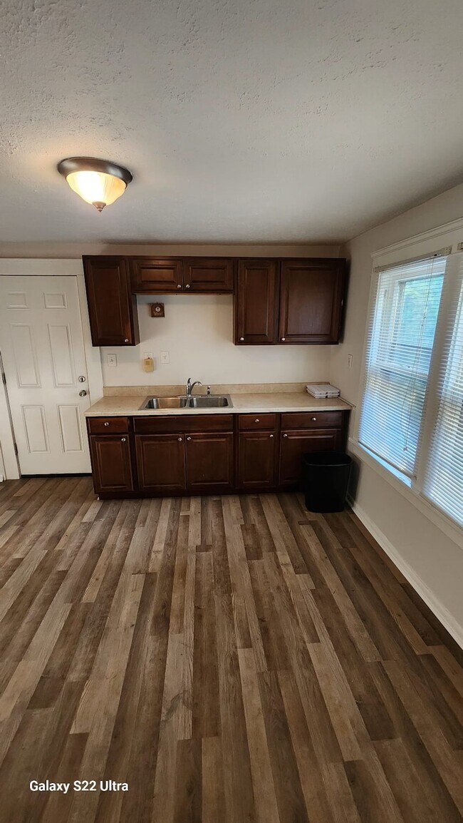 Photo - 16108 Parkgrove Ave