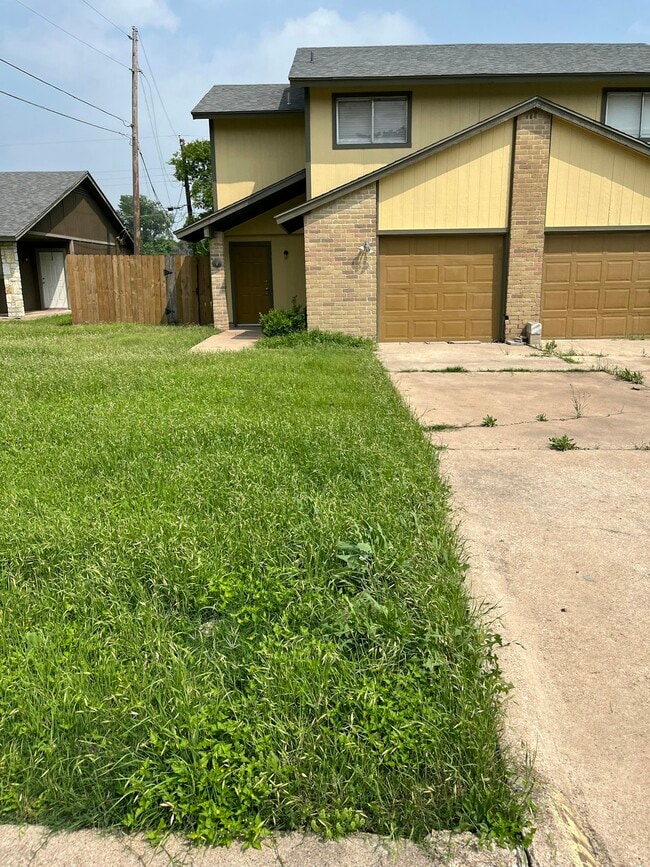 817 Betsy Ross Dr
