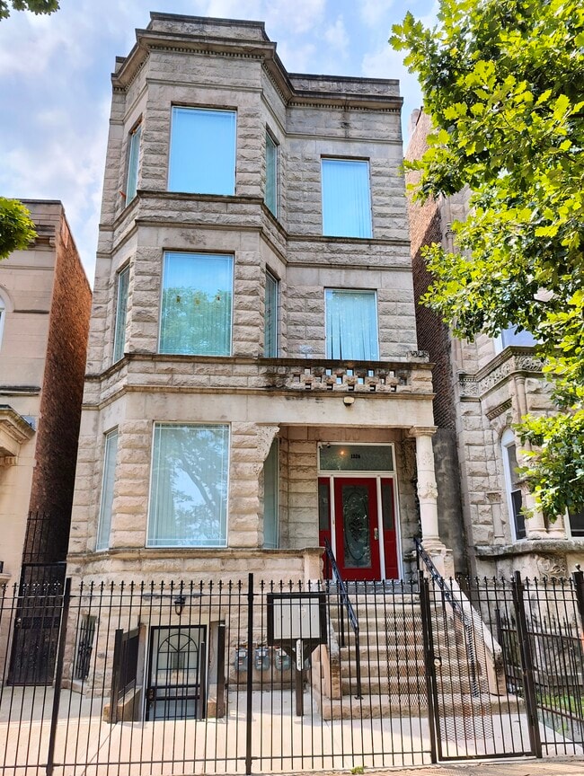 Building Photo - 1326 S Troy St Unit South Troy