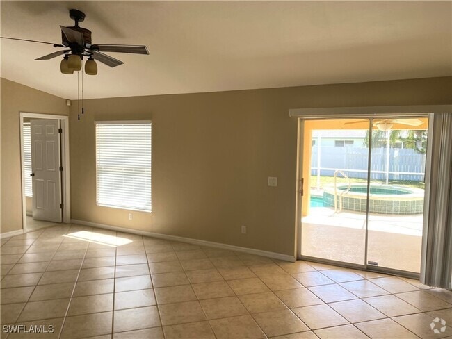 Building Photo - 610 SW 39th Terrace Rental