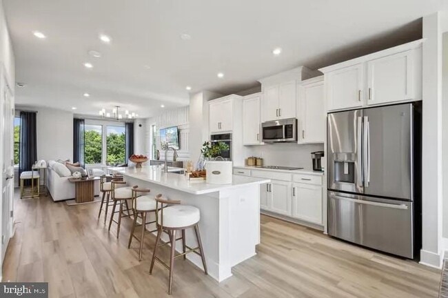Photo - 2111 Acadia Rd