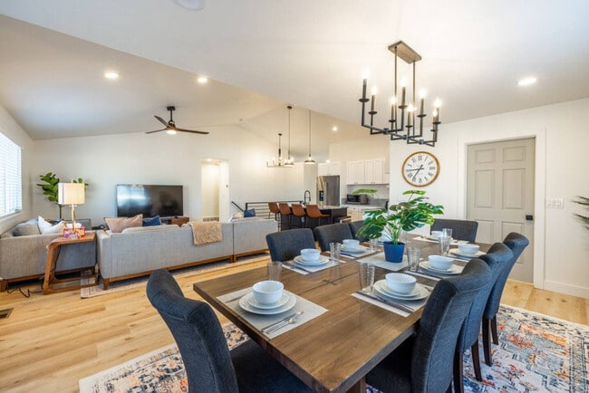 Photo - 1157 E Sego Lily Dr Unidad ID1460852P