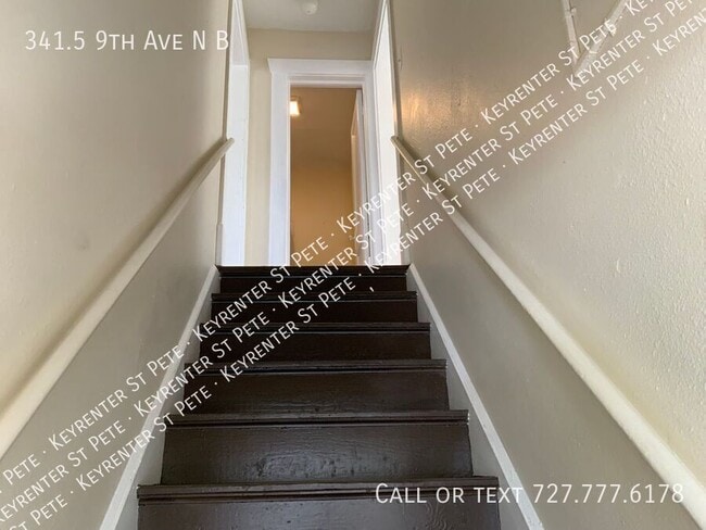 Photo - 341.5 9th Ave NE