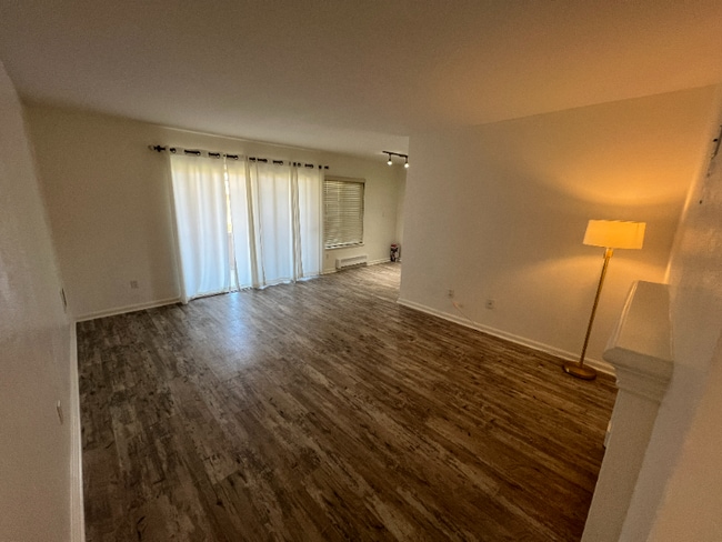 Photo - 300 Glenwood Cir Unidad 160