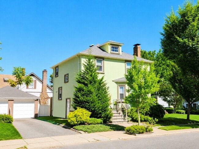 Photo - 311 Temple St