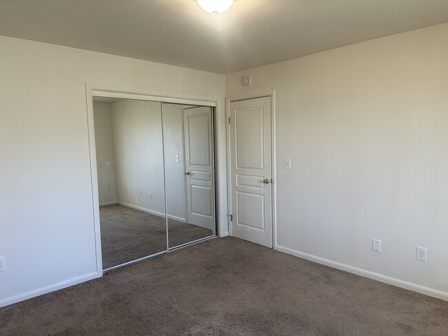 Photo - 7891 York St