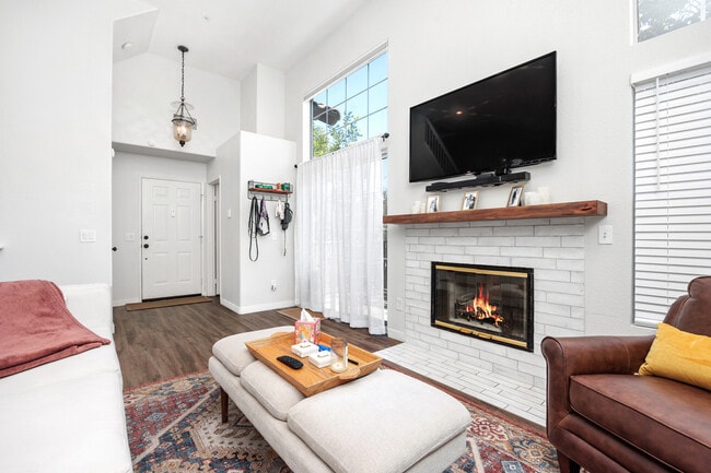 Photo - 10330 Wateridge Cir