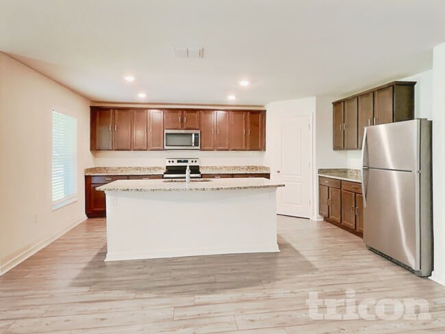 Photo - 2 Riverina Dr