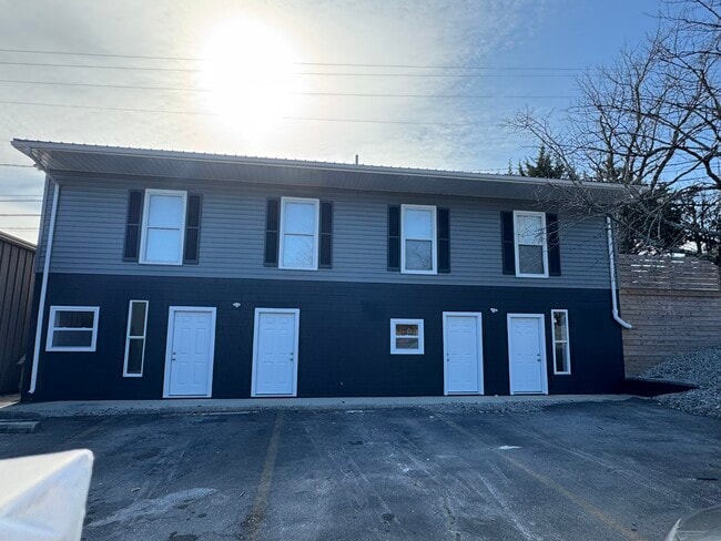 Building Photo - 677 S Jefferson Ave Unit A1-A3