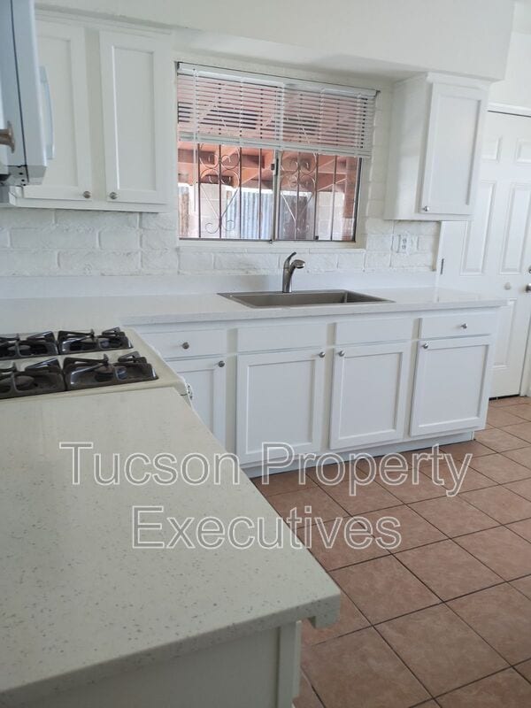 Photo - 1328-P1328 W Pennington St