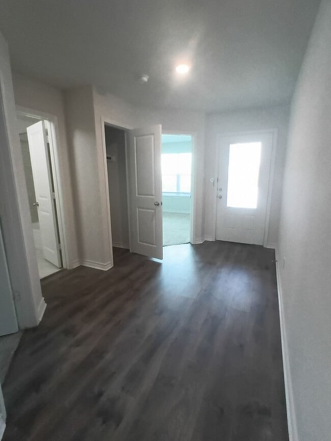 Photo - Beautiful 3-Bedroom Home with Open Floor Plan in Whisper Falls!