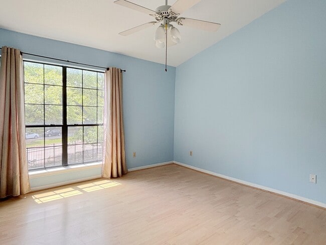 Photo - 8055 Cambridge St Unidad 16