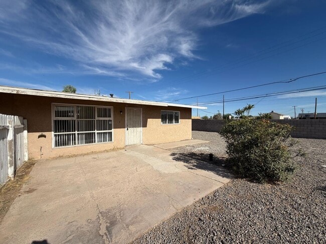 Building Photo - 150 Unit 152