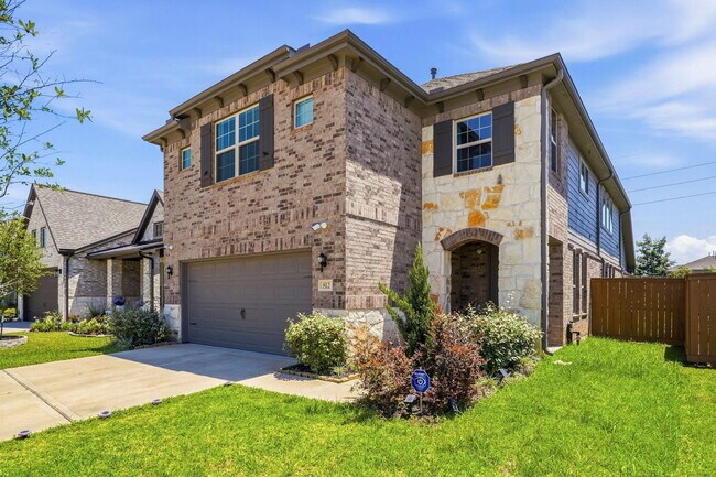 812 Coronado Ter Ln