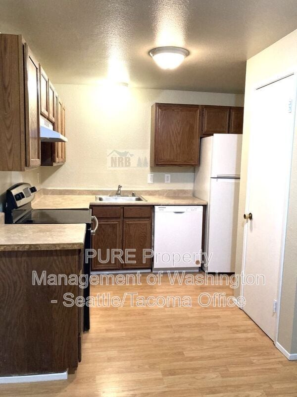 Building Photo - 1812 I St NE Rental