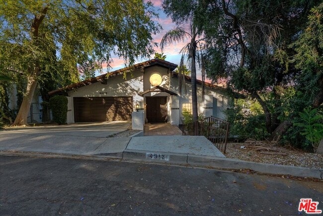 4912 Llano Dr