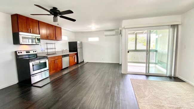 Building Photo - 108 Maluniu Ave Unit #B ( A)