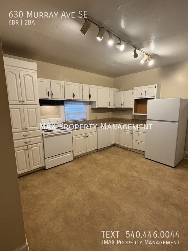 Photo - 630 Murray Ave SE