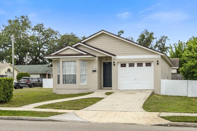301 S Capen Ave