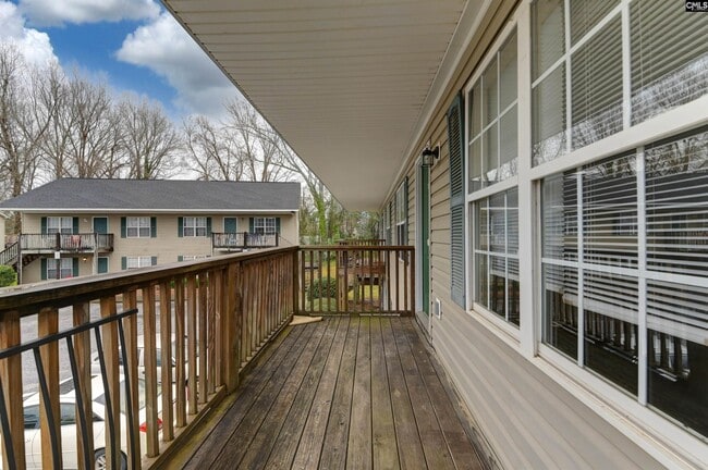Photo - 122 Hazelwood Ct