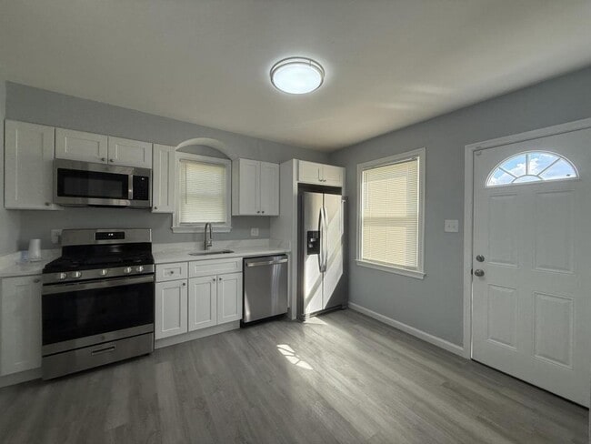 Photo - 9613 Harding Ave