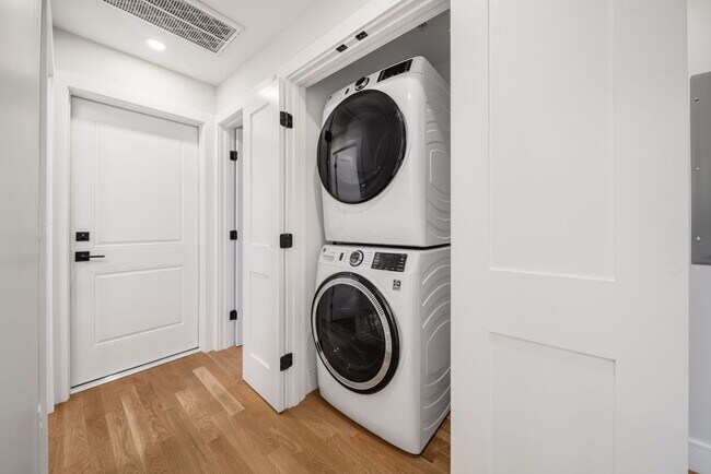 Photo - 7 Wenham St Unit #1