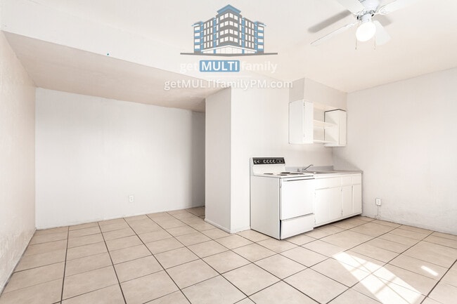 Building Photo - 525 N 32nd St Unit 9