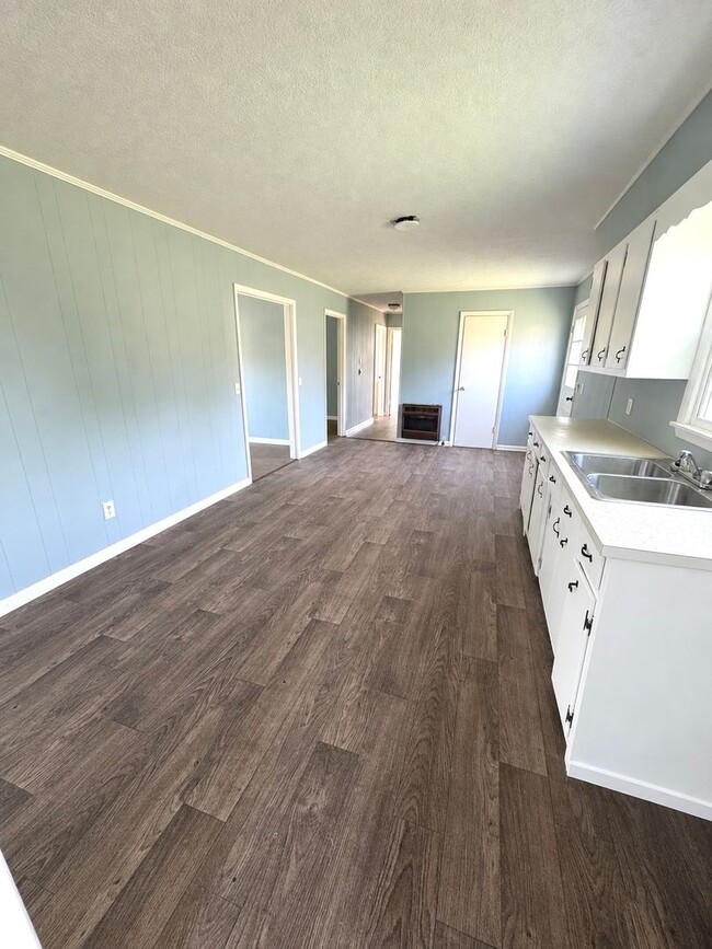 2848 Edmonton Rd