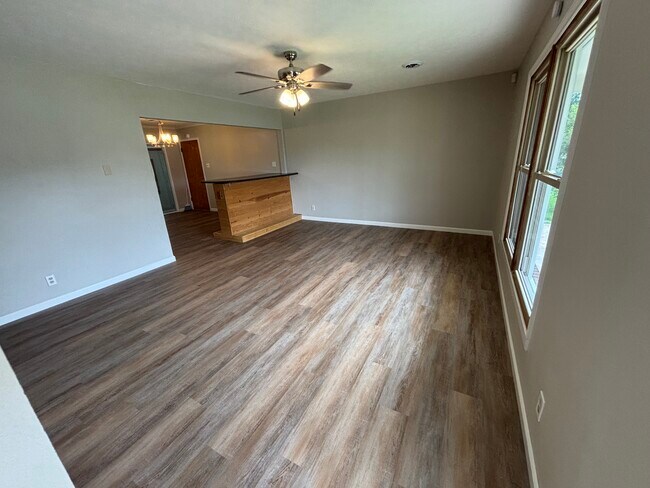 Photo - 1405 Cedar St