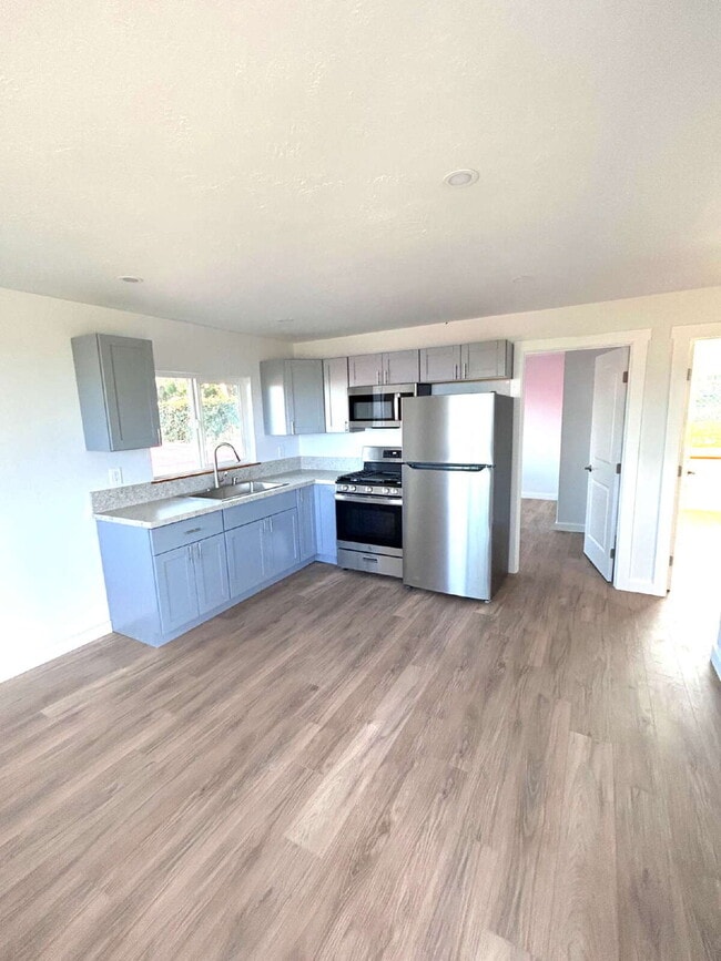 Building Photo - Available Now! 2bd/1ba for rent in Kapaau! Unit B