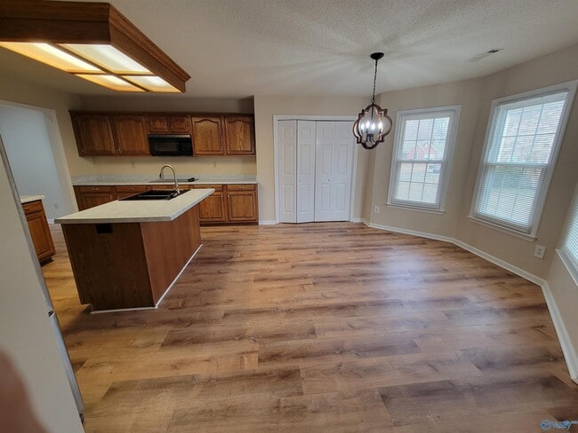 Photo - 122 Pebblebrook Cir