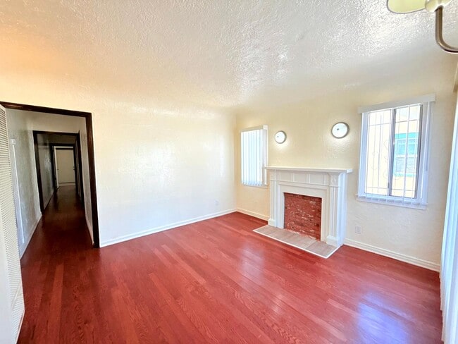 Photo - 2242 1/2-2419 1/2 Burnside Ave Unit 2417