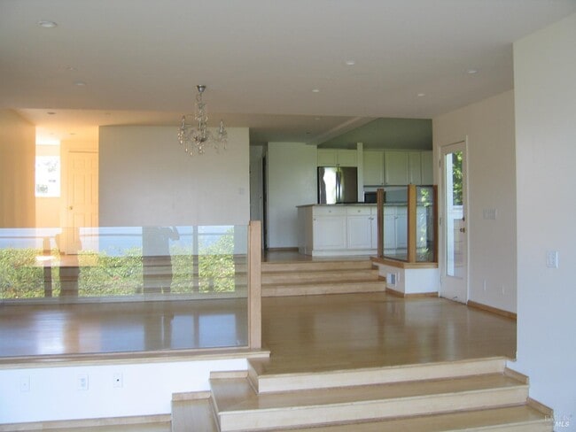 Building Photo - 230 Diviso St