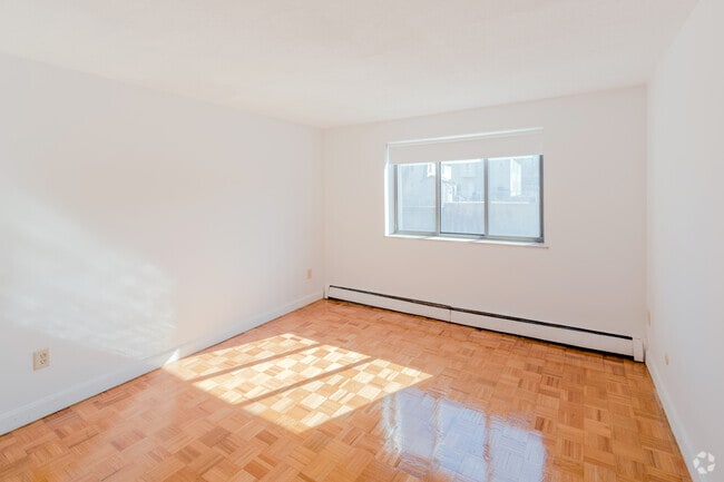 2 BR, 1 BA