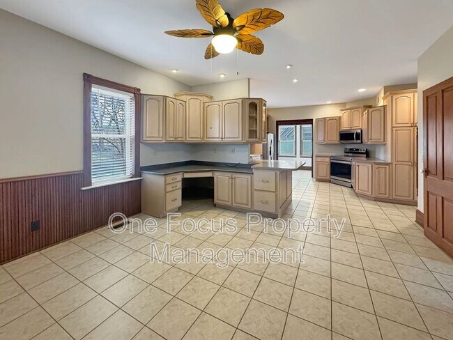 Photo - 340 Washington St N