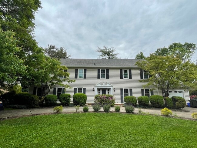 Photo - 11920 Gainsborough Rd House