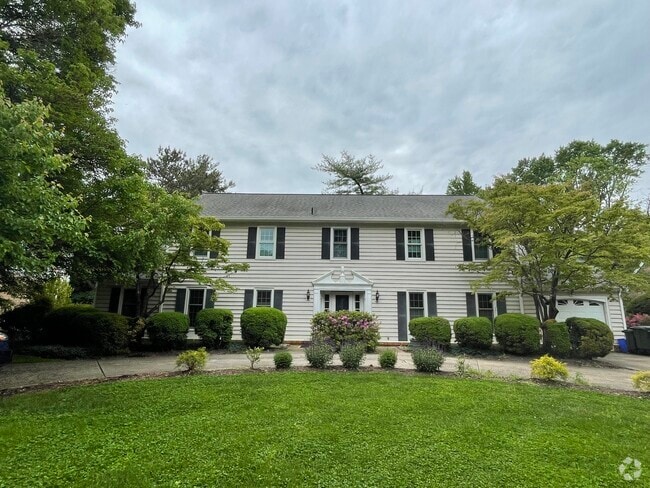 Building Photo - 11920 Gainsborough Rd Rental