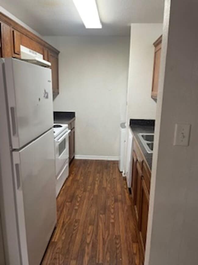 Photo - 355 W Oak St Unidad D