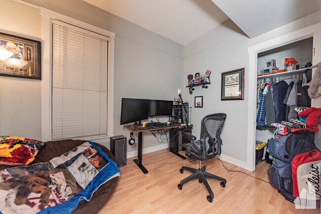 Photo - 1456 W Irving Park Rd Unit 1