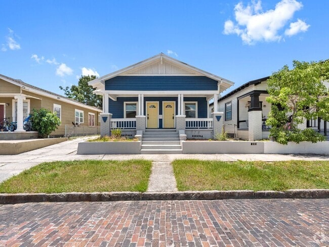 Building Photo - Affordable 3/1.5 West Tampa Home