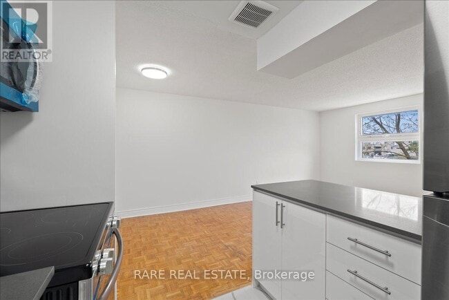 Photo - 7555 Goreway Dr Unit 139