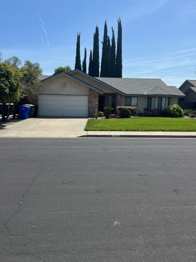 Nice home with updated flooring and close ... - Nice home with updated flooring and close ...