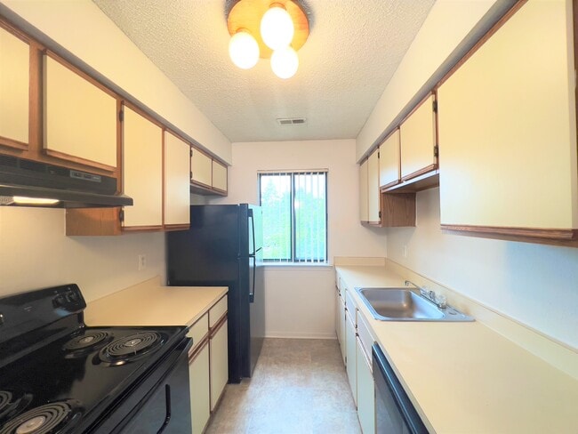 2BD 2BA - Kitchen