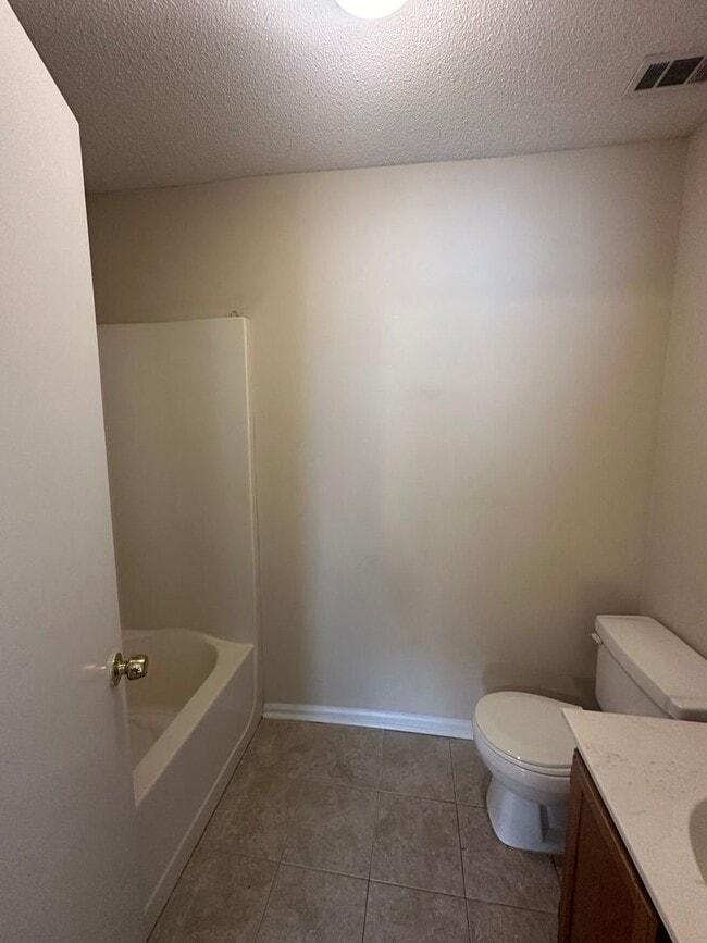 Building Photo - 220 Lanier Dr Unit Berkshire Village