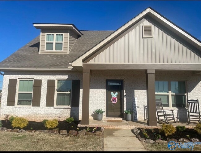 Building Photo - 17664 Eastmoor St