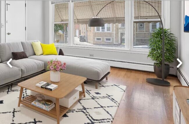 Photo - 4912 W Berteau Ave Unit 2