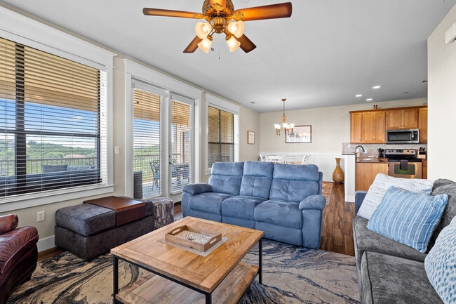 Building Photo - 18004 Edgewood Way Unit SI ID1511245P